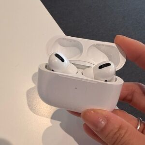 Apple AirPods Pro with Charging Case